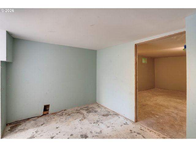 481 S PINE St, Canby, OR 97013