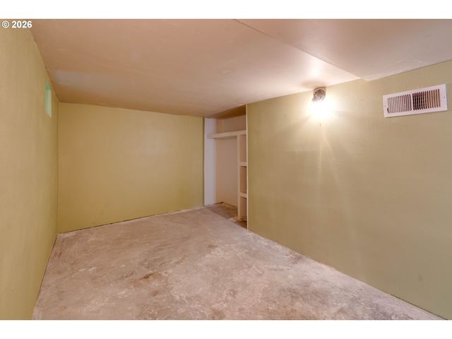 481 S PINE St, Canby, OR 97013