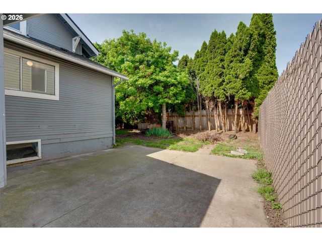481 S PINE St, Canby, OR 97013