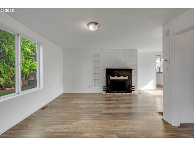481 S PINE St, Canby, OR 97013