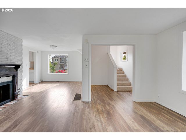 481 S PINE St, Canby, OR 97013