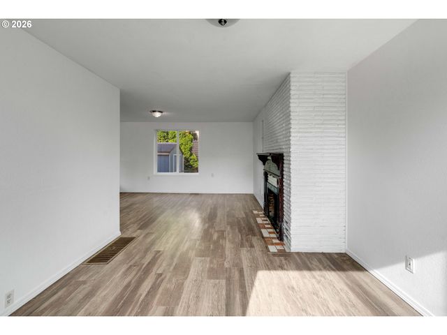 481 S PINE St, Canby, OR 97013