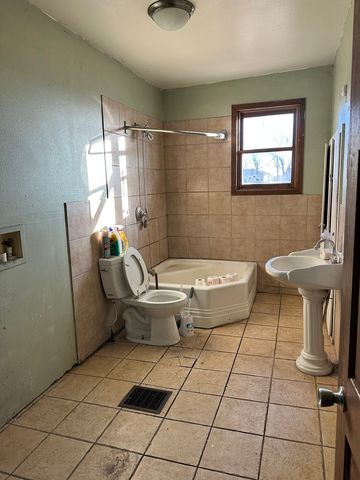 18683 Malvern Road, Morrison, IL 61270