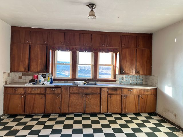 18683 Malvern Road, Morrison, IL 61270