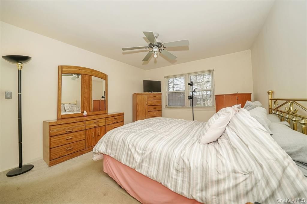 37 Santa Barbara, Plainview, NY 11803 — photo 5