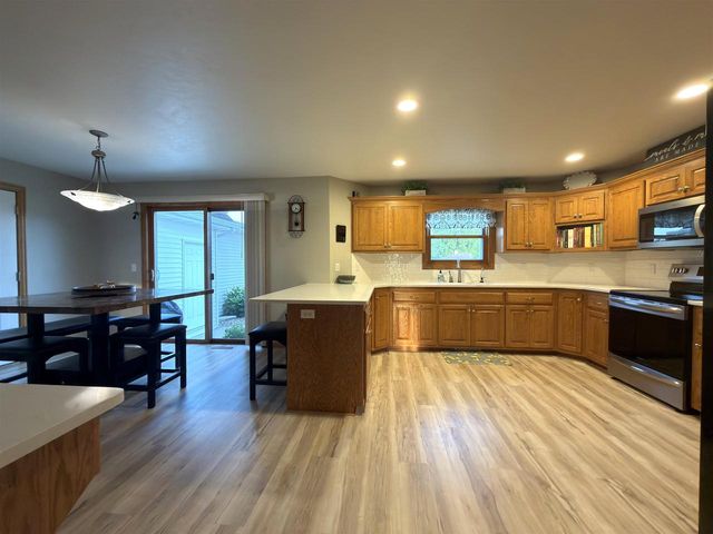 2248 NICK LANE, De Pere, WI 54115