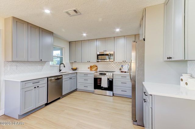 20 Woodlands Circle, Ormond Beach, FL 32174