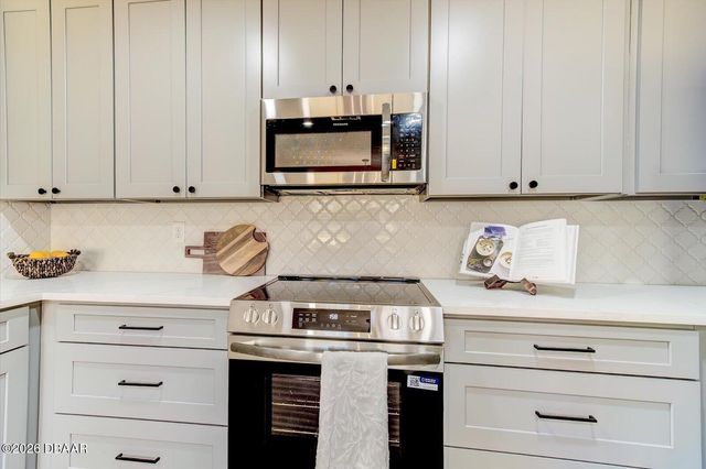 20 Woodlands Circle, Ormond Beach, FL 32174