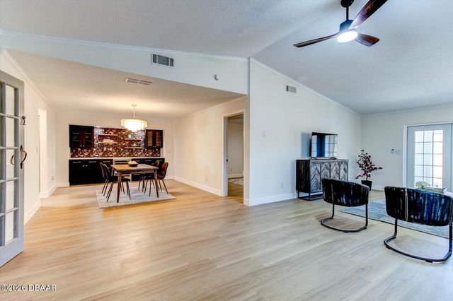 20 Woodlands Circle, Ormond Beach, FL 32174