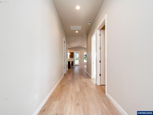 3244 Nightingale Dr, Woodburn, OR 97071