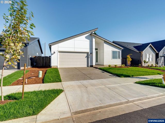 3244 Nightingale Dr, Woodburn, OR 97071