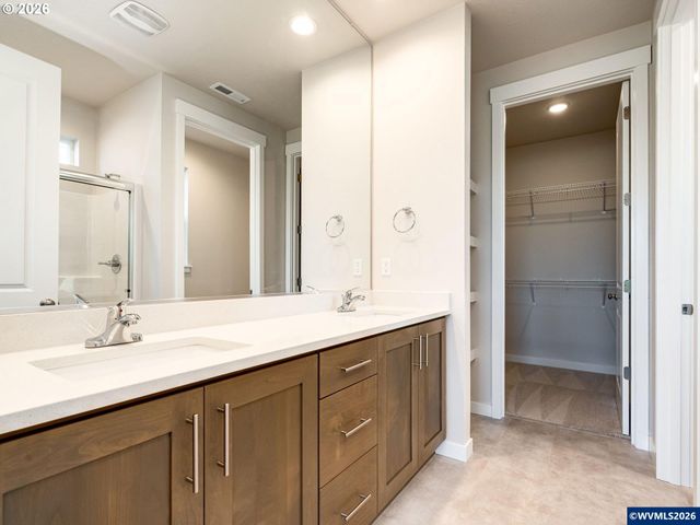 3244 Nightingale Dr, Woodburn, OR 97071