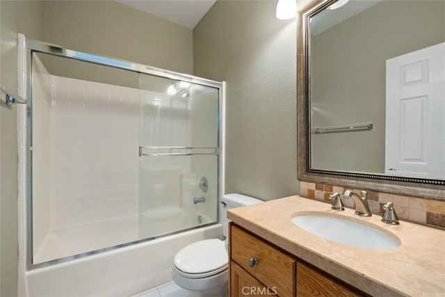 6 El Cajon, Irvine, CA 92602