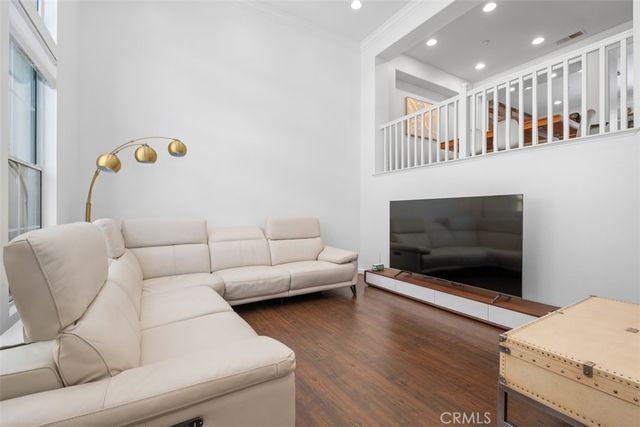 6 El Cajon, Irvine, CA 92602