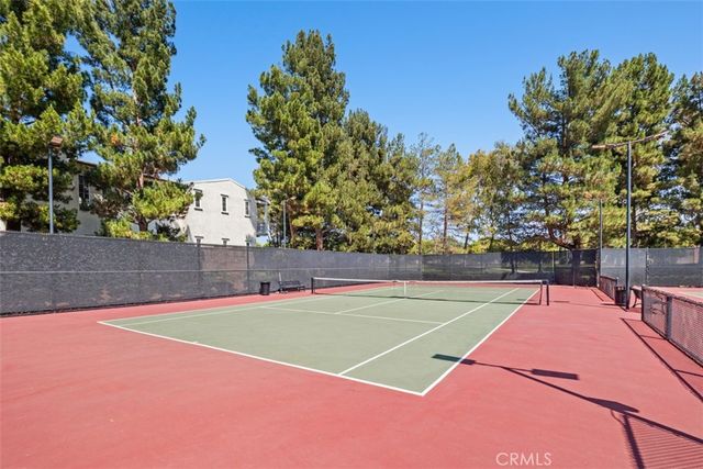 6 El Cajon, Irvine, CA 92602