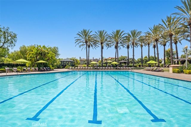 6 El Cajon, Irvine, CA 92602