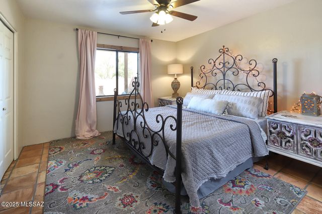 9131 N Ironwood Meadows Drive, Tucson, AZ 85742