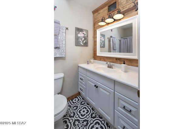 9131 N Ironwood Meadows Drive, Tucson, AZ 85742