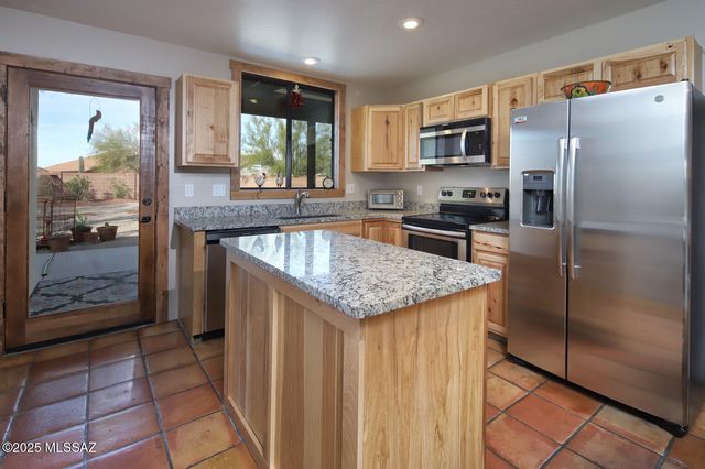9131 N Ironwood Meadows Drive, Tucson, AZ 85742