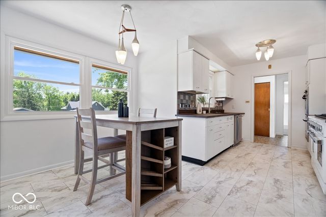 1100 S B Street, Elwood, IN 46036