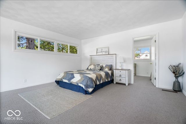 1100 S B Street, Elwood, IN 46036