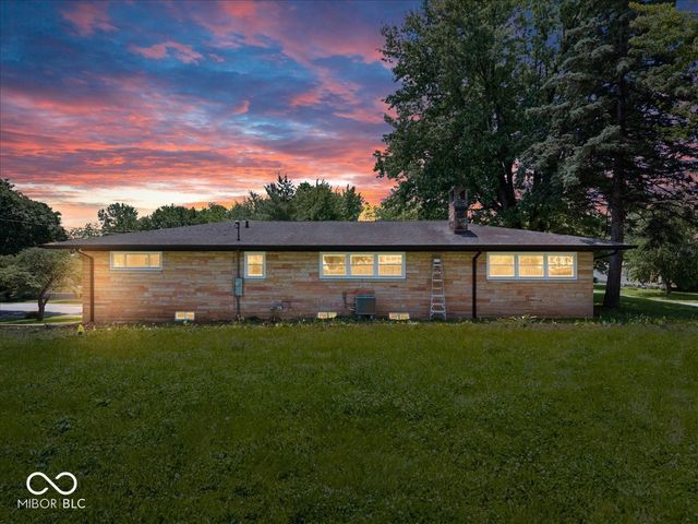 1100 S B Street, Elwood, IN 46036