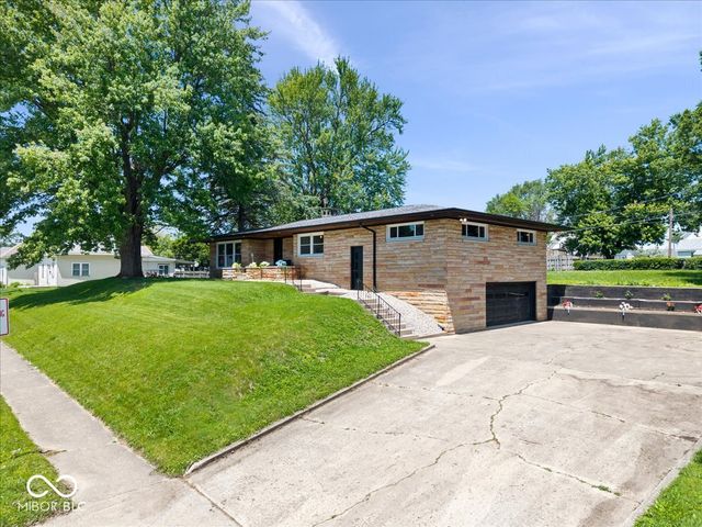 1100 S B Street, Elwood, IN 46036