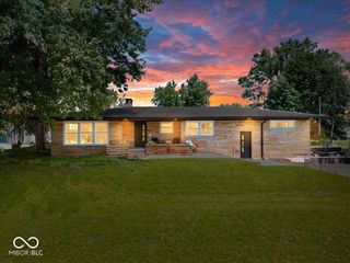 1100 S B Street, Elwood, IN 46036