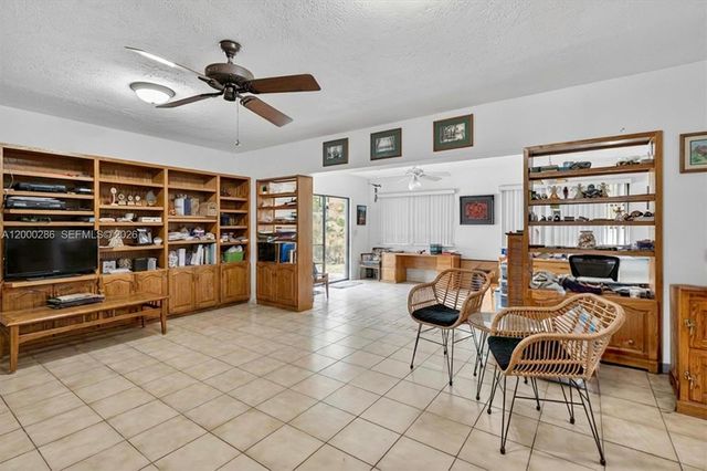 7009 SW 66th Ave, South Miami, FL 33143