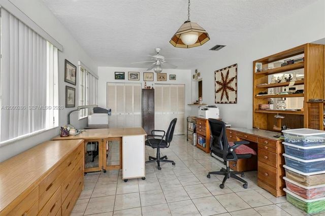 7009 SW 66th Ave, South Miami, FL 33143