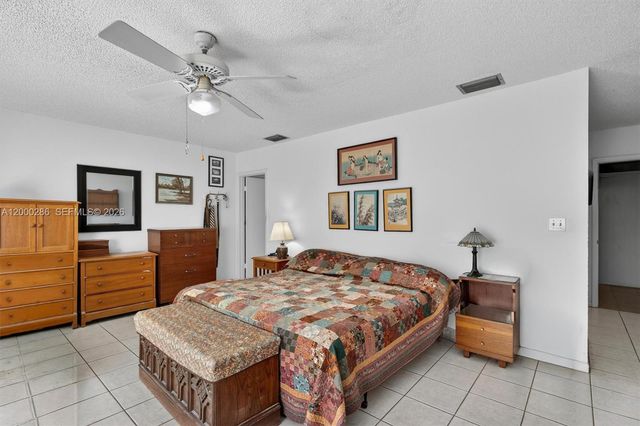 7009 SW 66th Ave, South Miami, FL 33143