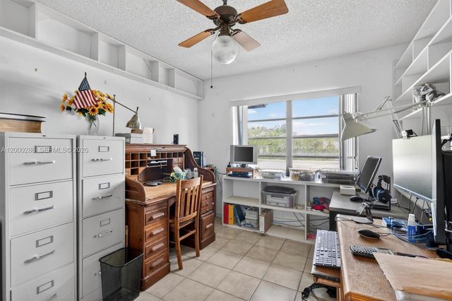 7009 SW 66th Ave, South Miami, FL 33143