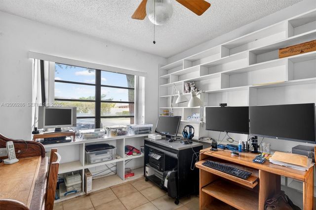 7009 SW 66th Ave, South Miami, FL 33143