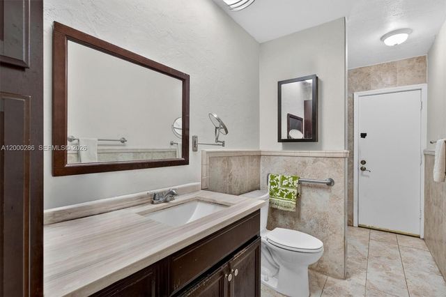 7009 SW 66th Ave, South Miami, FL 33143