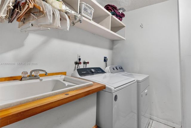 7009 SW 66th Ave, South Miami, FL 33143