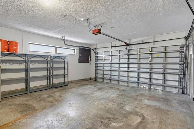 7009 SW 66th Ave, South Miami, FL 33143