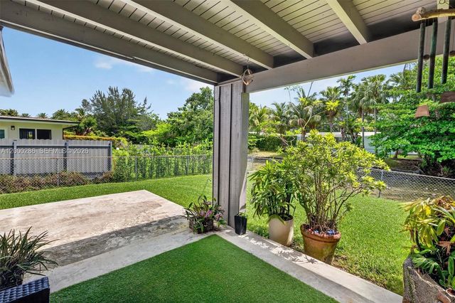 7009 SW 66th Ave, South Miami, FL 33143