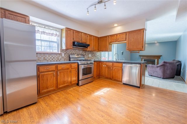 898 Quincy Court, Medina, OH 44256