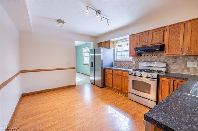 898 Quincy Court, Medina, OH 44256