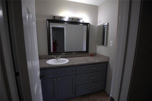 4444 Victory Drive 1208, Houston, TX 77088