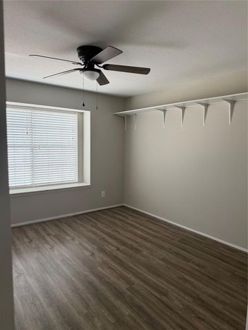 4444 Victory Drive 1208, Houston, TX 77088