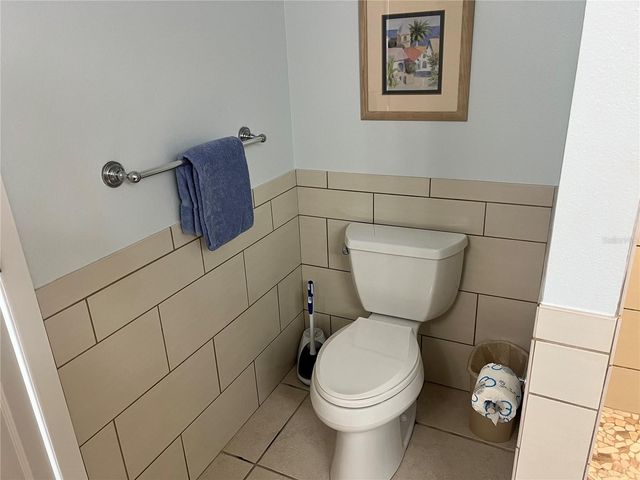 1001 POINT OF ROCKS ROAD 212, Sarasota, FL 34242