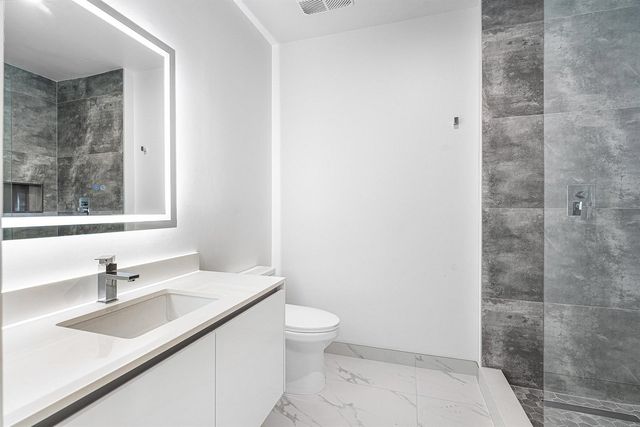 220 Lake Shore Drive 1613, Lake Park, FL 33403
