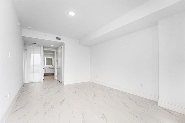 220 Lake Shore Drive 1613, Lake Park, FL 33403