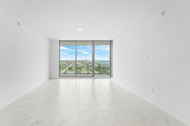 220 Lake Shore Drive 1613, Lake Park, FL 33403