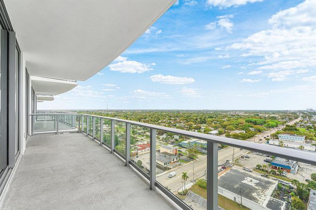 220 Lake Shore Drive 1613, Lake Park, FL 33403