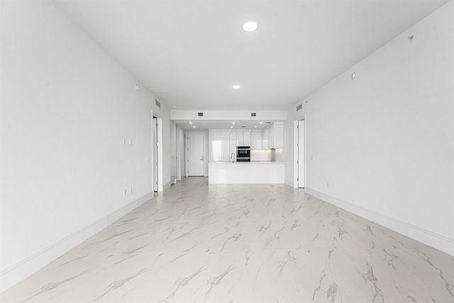 220 Lake Shore Drive 1613, Lake Park, FL 33403