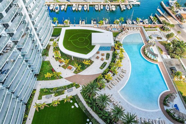 220 Lake Shore Drive 1613, Lake Park, FL 33403