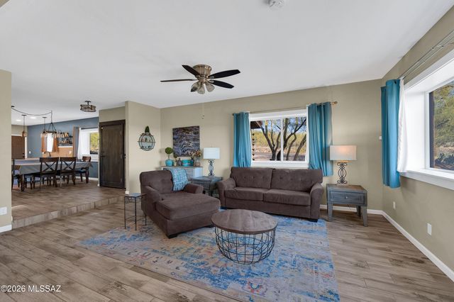 7141 N Camino De Fosforo, Tucson, AZ 85718