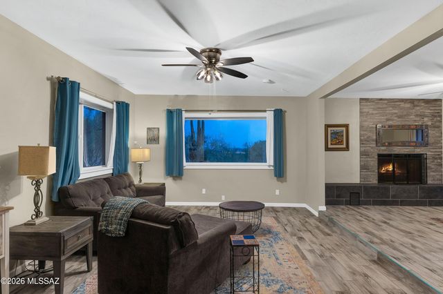 7141 N Camino De Fosforo, Tucson, AZ 85718